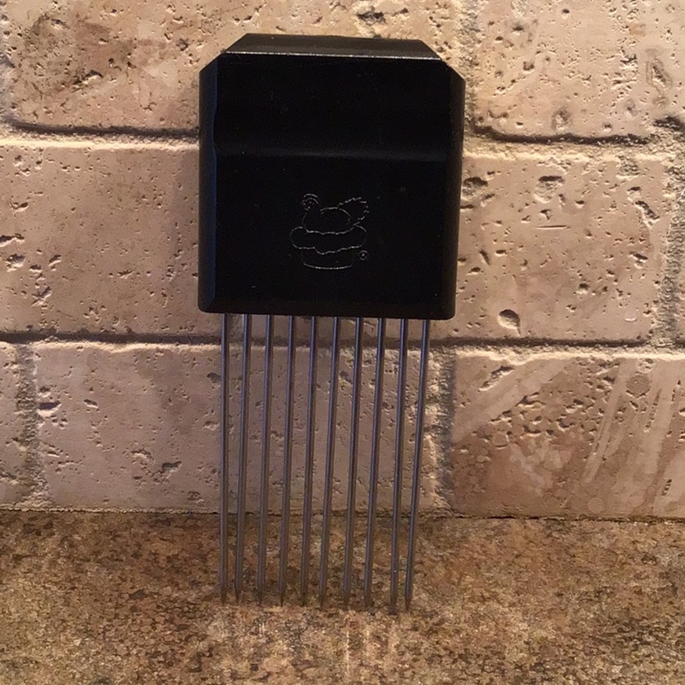 Pampered chef onion holder